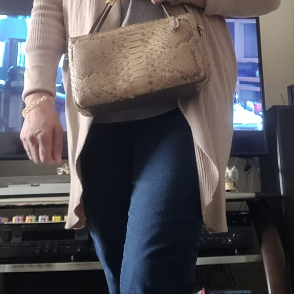 Authentic phyton sling purse - Picture 4 of 13